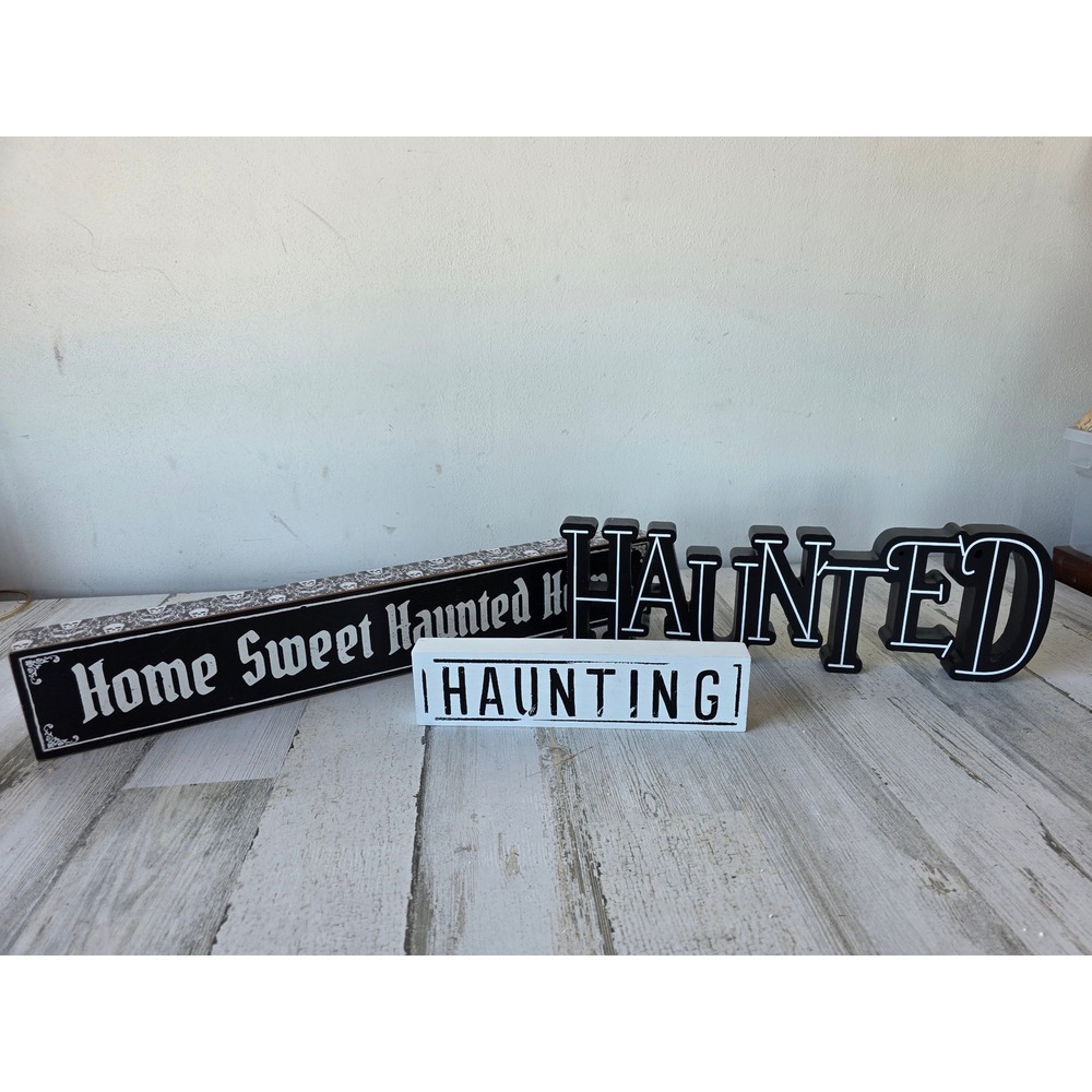 Haunted‎ house wooden sign hanging Halloween decor skulls black white set
